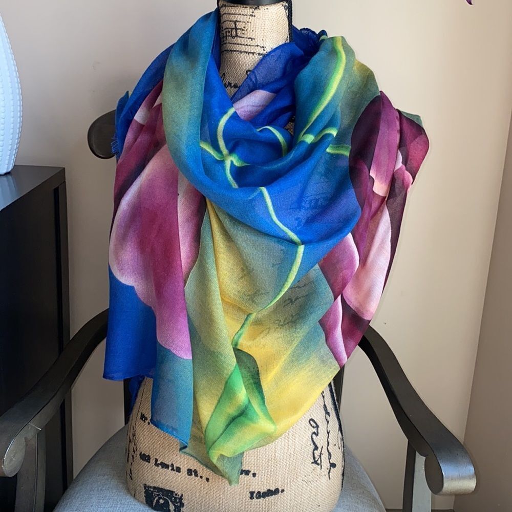 Beach wrap or Scarf with tulips - Picture 3 of 4